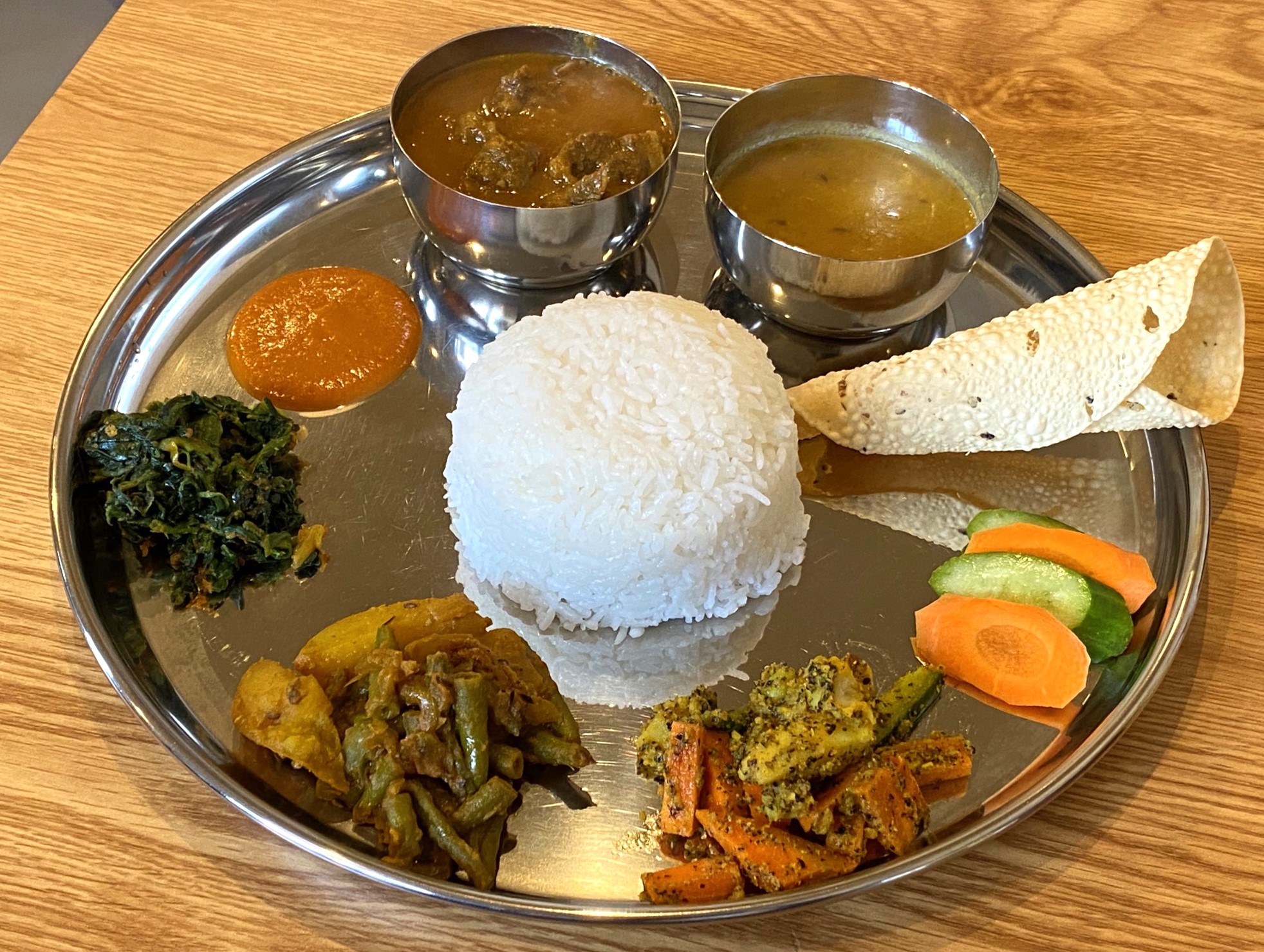 骨付きマトンカリー付きダルバートセット ＠ ザ サクラ カレーハブ THE