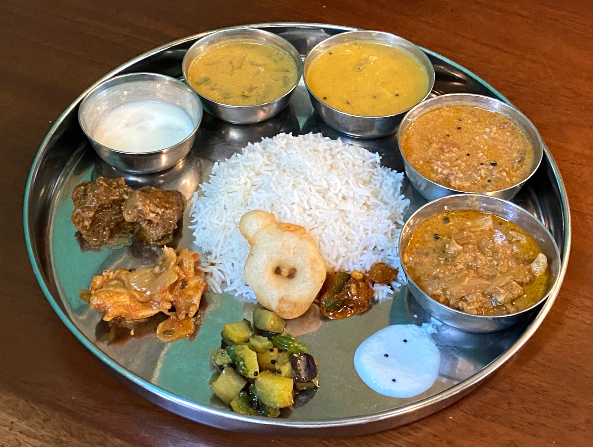 南インド、ネパール、スリランカ 3つの地域の美味しいカレー ミールス ダルバー… 南インド、ネパール、スリランカ 3つの地域の美味しいカレー